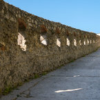 Za hradbami Trenčianskeho hradu.