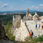Pohľady z najvyššej časti hradu.