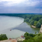 Pohľad na Moravu a Dunaj z hradu Devín