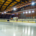 Ľadová plocha na zimnom štadióne v Dúbravke.