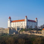 Bratislavský hrad na hradnom kopci