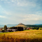Hradný kopec nad obcou Krásnohorské podhradie