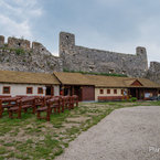 Za hradbami hradu Beckov.