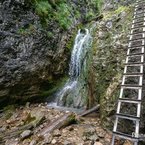 A ďalší rebríček a vodopád Zejmarskej rokliny.