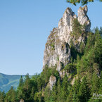 Jedna z najvýraznejších veží pri výstupe z doliny Tiesňav.