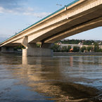 Pohľad na Most Lafranconi z Petržalského brehu