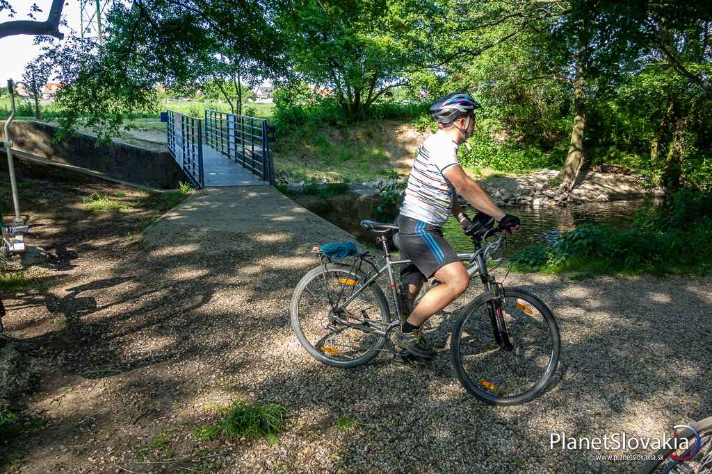 V tomto bode trail prechádza z jedného brehu Gidry na opačný.