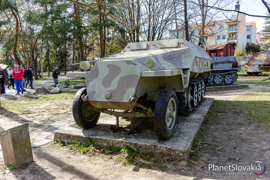 Nemecký obrnený transportér.