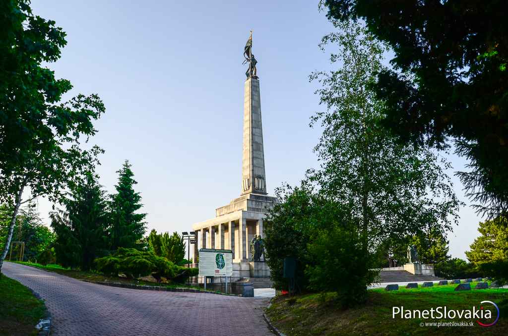 Vitajte na Slavíne - bratislavskom pamätníku sovietskych vojakov padlých počas druhej svetovej vojny