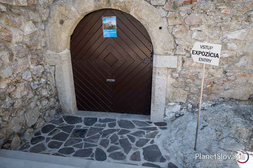 Vstup do jednej z expozícií. Počas pondelkov sú však zatvorené.