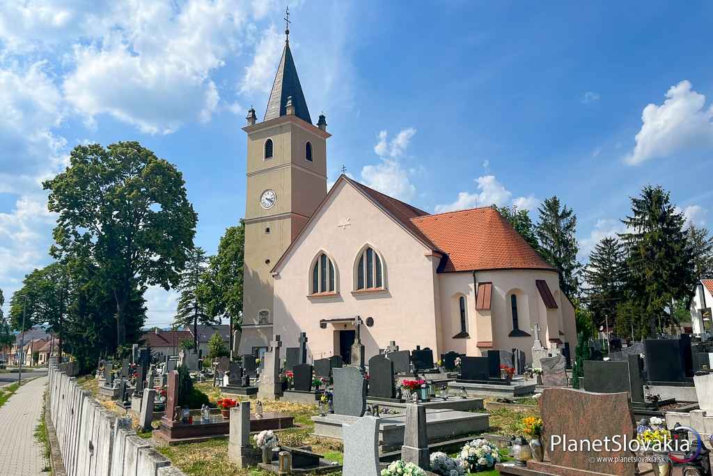 Kostol Krista Kráľa v Chorvátskom Grobe patrí k najoriginálnejším v oblasti Podunajskej nížiny.