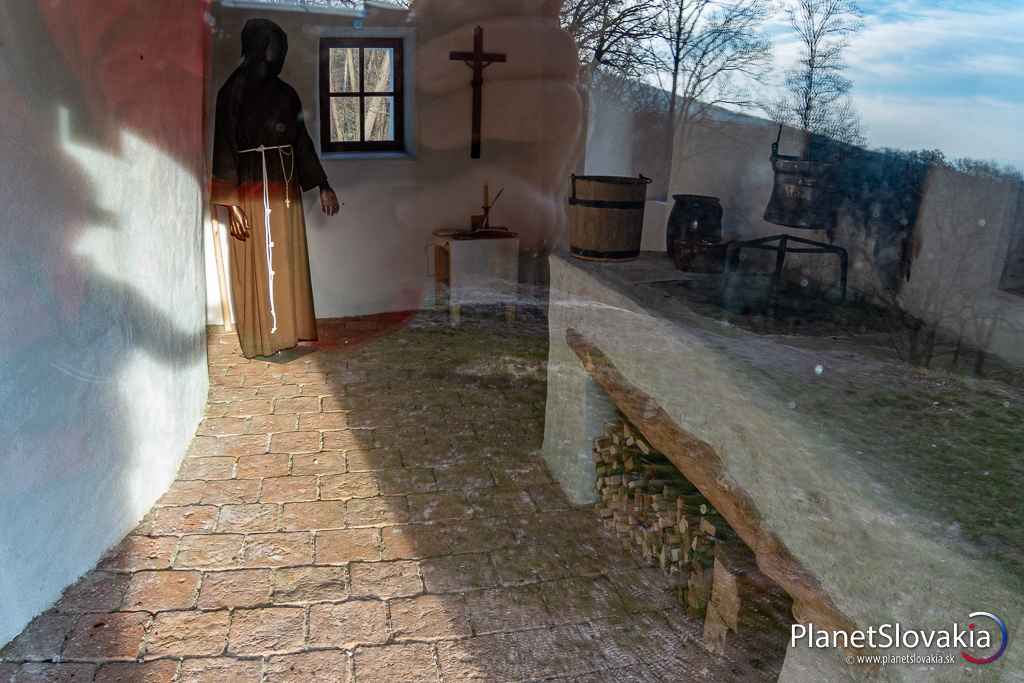 Pohľad do vnútra Rotundy svätého Juraja.