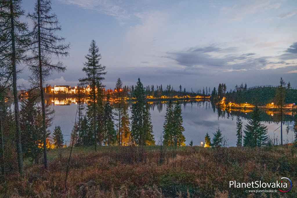 Pohľady na večerné Štrbské Pleso. Túra takmer od svitu do mrku. Tak to má byť!