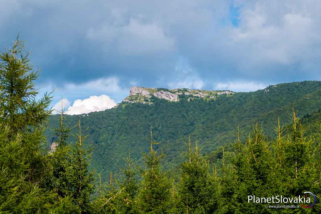 Kľak (1352 m). Kľak je nádherný výhľadový vrch v Lúčanskej Malej Fatre.