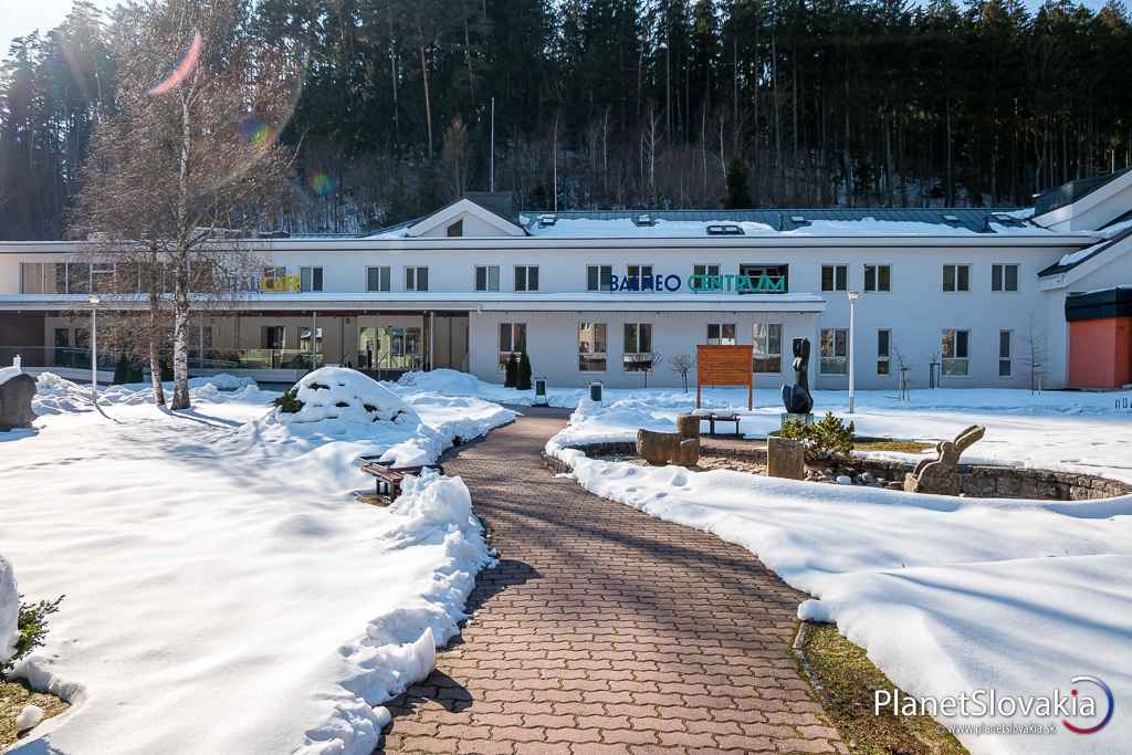 Balneo centrum s kaviarňou. Na poschodí nájdete moderné Kardiofitness.