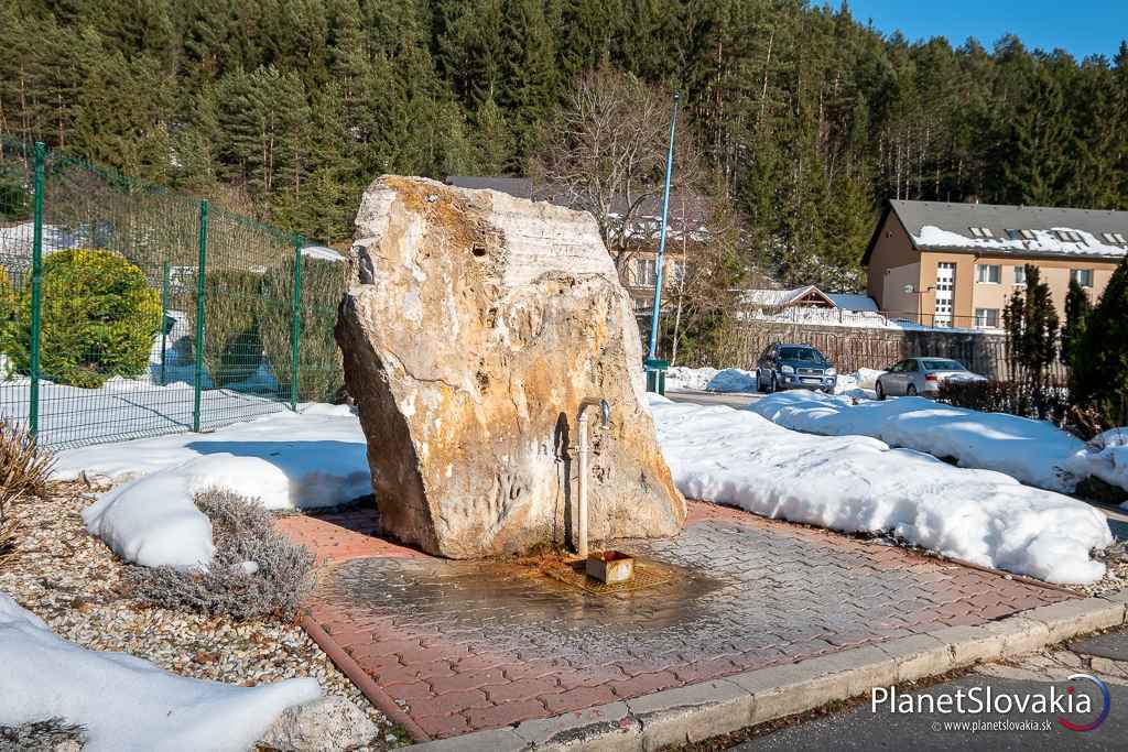 Voľné prístupný prameň v kúpeľoch.