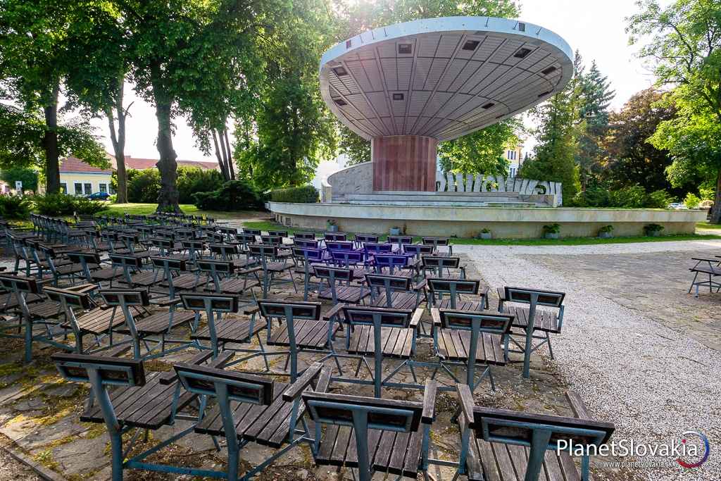Hudobný pavilón v Mestskom parku.