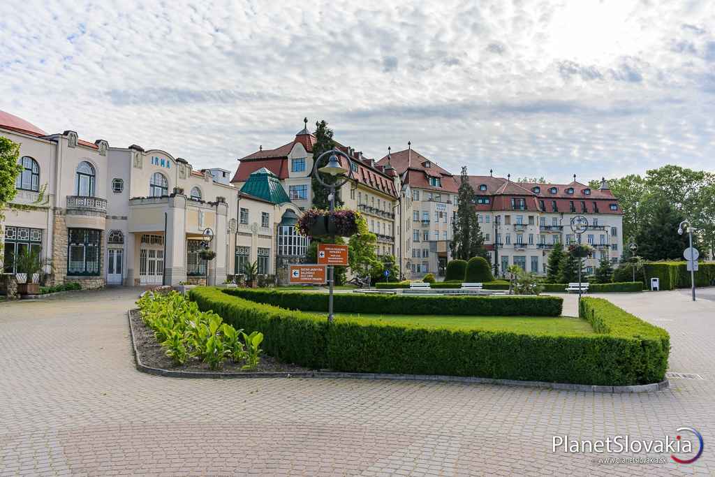 Komplex s Hotelom Thermia Palace a kúpeľným domom Irma.