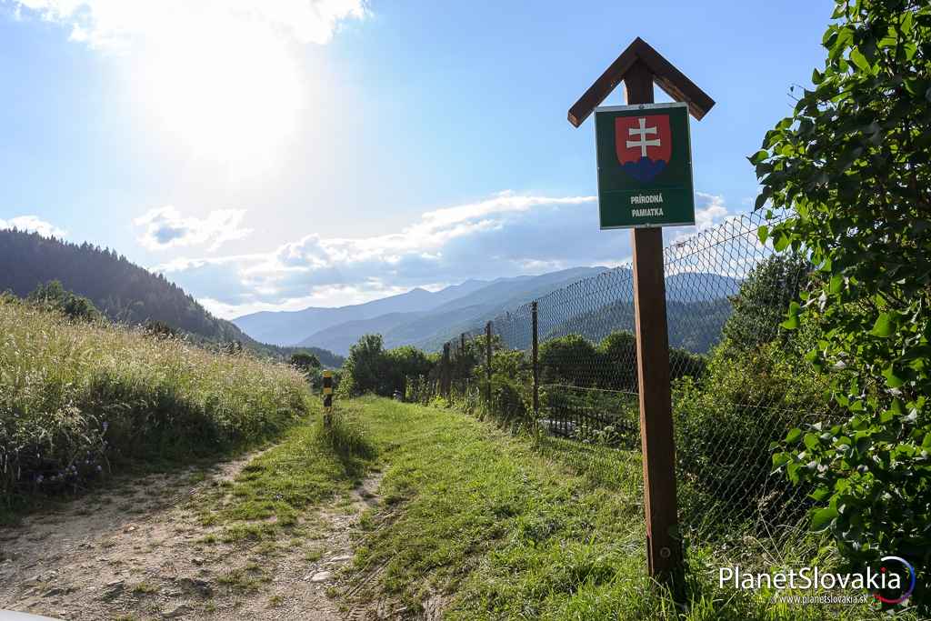Rojkovská travertínová kopa je v súčasnosti prírodnou pamiatkou.