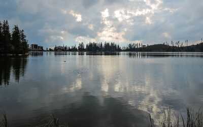 Štrbské pleso - klasická dovolenková destinácia vo Vysokých Tatrách