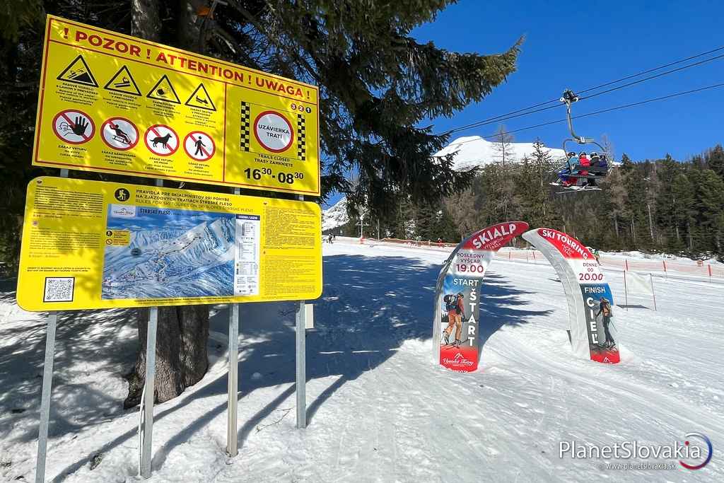Začiatok skitouringovej trasy v lyžiarskom stredisku na Štrbskom Plese.