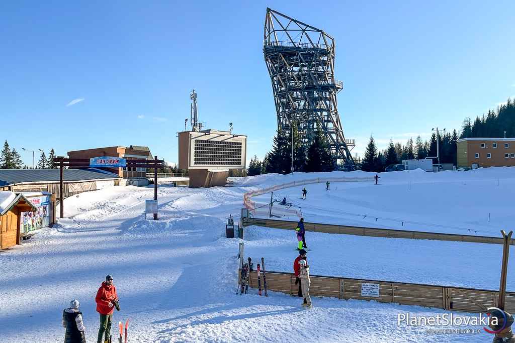 Pohľad na areál fun parku na Štrbskom Plese.