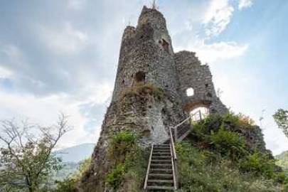 Starý hrad – dokonalá vyhliadka na Váh