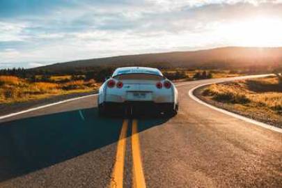 Prečo sa oplatí kupovať auto cez profesionálnu firmu na dovoz?