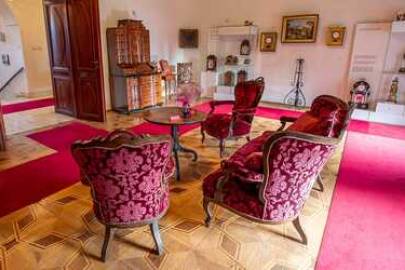 Kaštieľ a Múzeum historických hodín v Budimíri