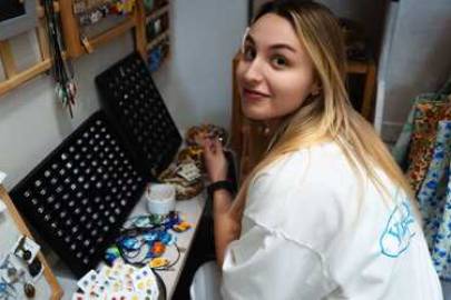 Magnetky sú otrepaný suvenír: Ja som v uličkách Bratislavy objavil iný super darček pre ženu