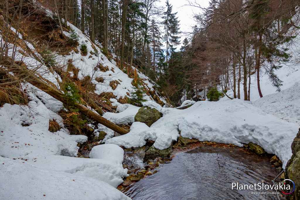 Jazierka sú pre turistov určite lákavejšie v lete :)