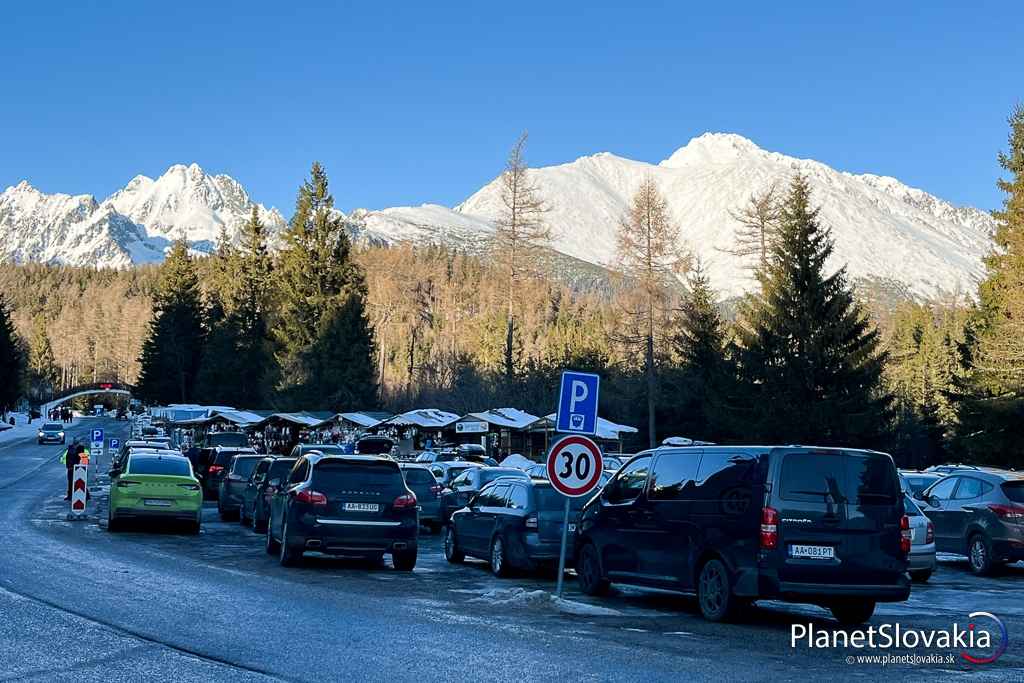 Parkovacie možnosti na Štrbskom Plese.