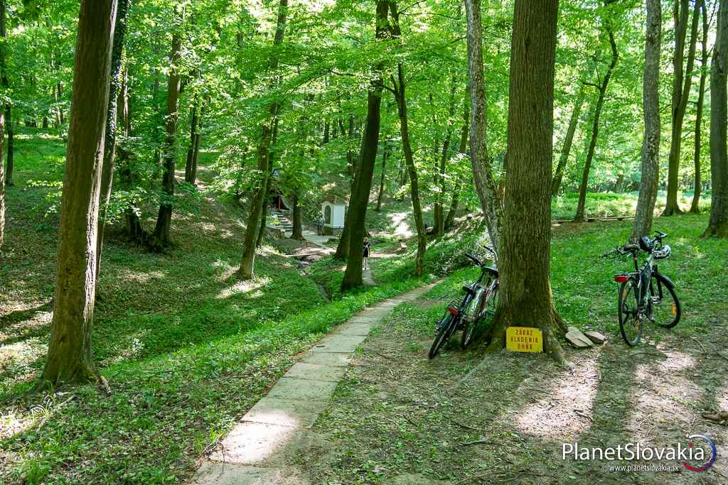 Ku kaplnke sa dostanete veľmi dobre i bicyklom.