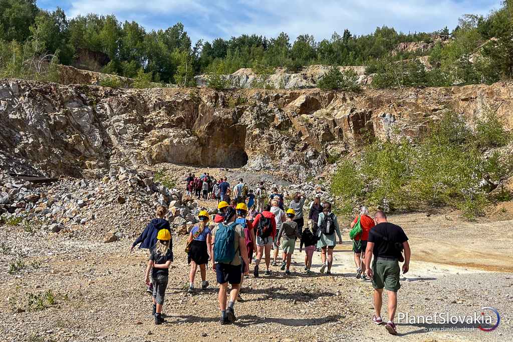 Do lomu Šobov sa zmestia i väčšie skupiny, no radšej si prehliadku rezervujte telefonicky.