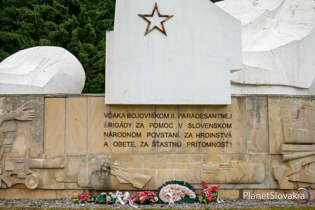 Ďakovný nápis na  Pamätníku SNP Krpáčovo - Črmné.
